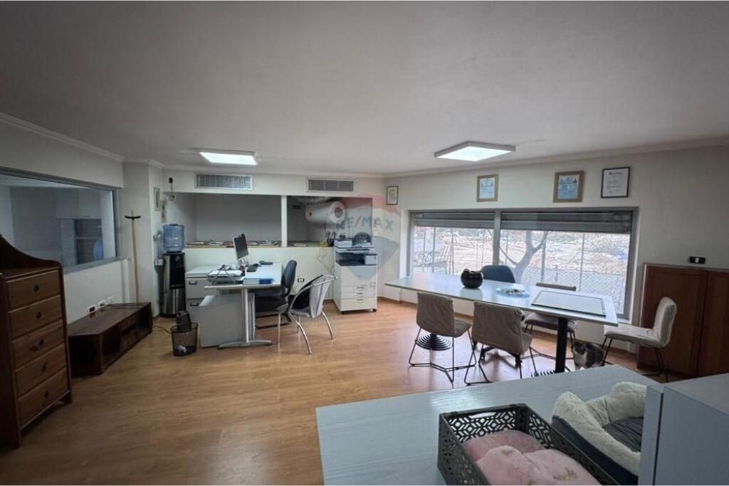 ISH PARKU, AMBIENTE COMMERCIALE IN VENDITA