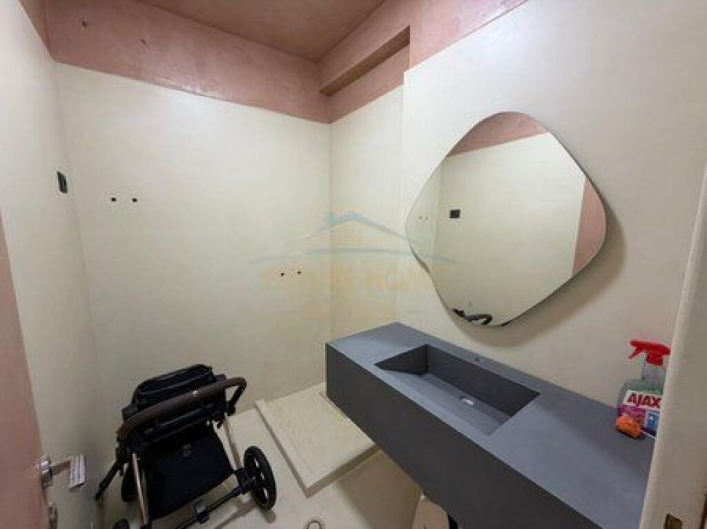 Vendesi in vendita Appartamento 1+1, Niku Construction, Comune di Parigi