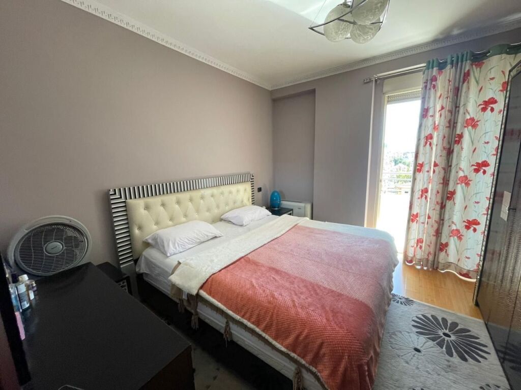 Shitet apartament 2+1 i mobiluar ne Don Bosko