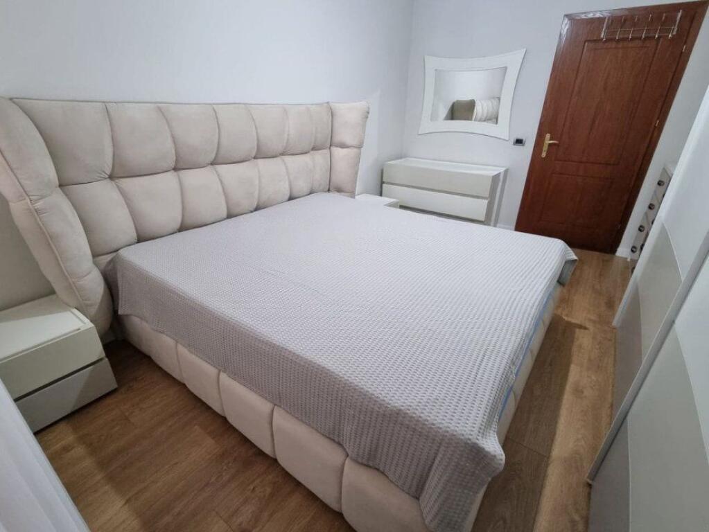 🏠 Jepet me qira apartament 1+1