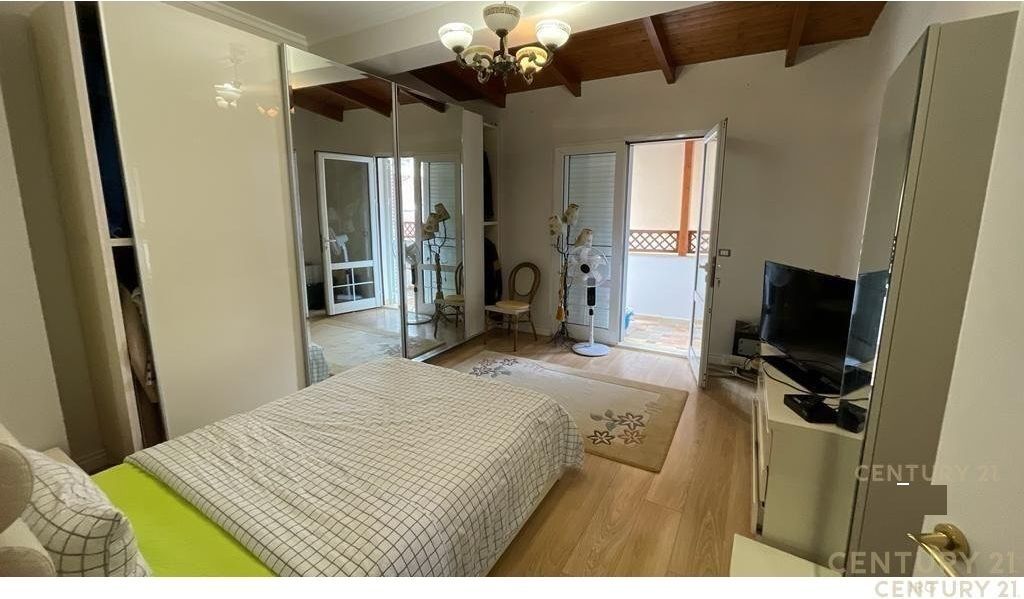 Apartament 3+1+2 tek Kodra e Diellit!!