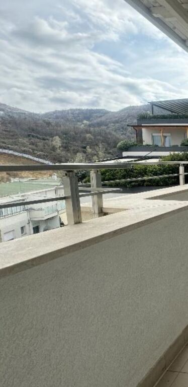 ✨ Jepet me Qira – Duplex 2+1+2 me Verandë tek Liqeni i Thatë