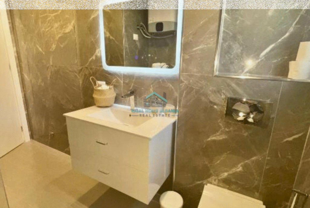 Jepet me Qera Apartament 2+1 – Zona Qendrore, Vlor.