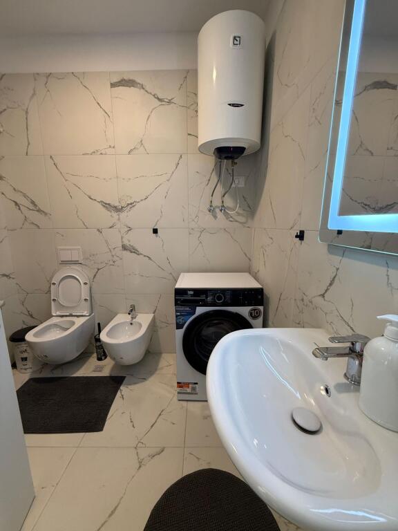 Apartament me qera - Univers City