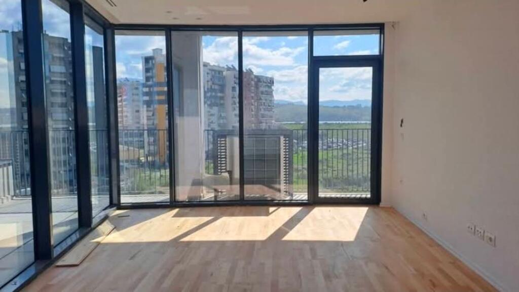 Apartament 2+1+2 me Parking - Lakeview