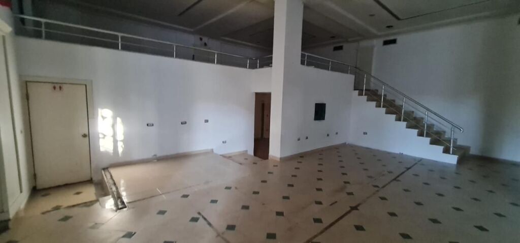 AMBJENT PER MAGAZINIM ME QERA, YRSHEK