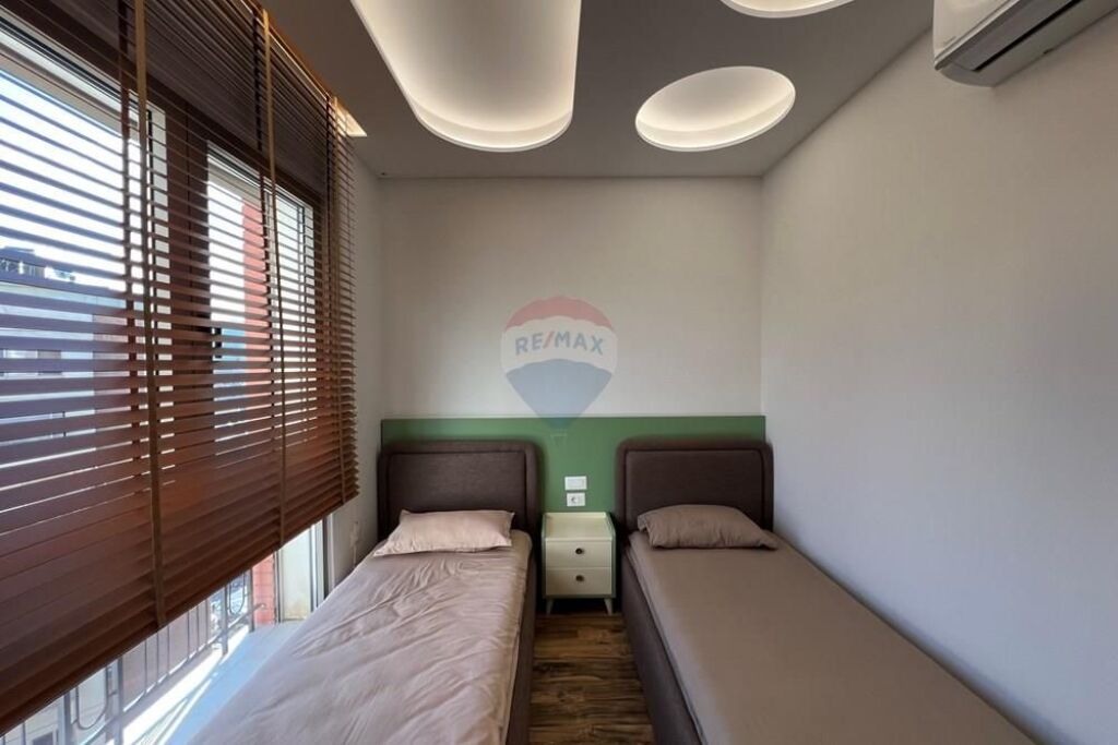 APARTAMENT 2+1+2+2 POSTE PARKIMI NE DELIJORGJ!
