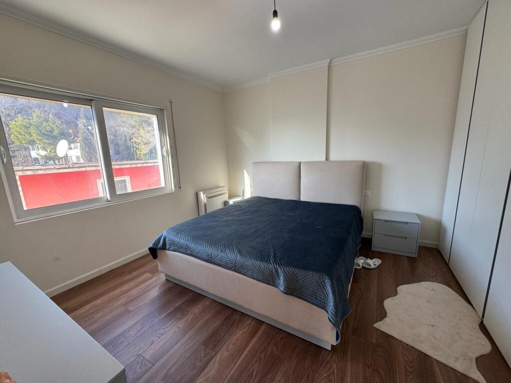 Jepet apartament me qera 2+1+2