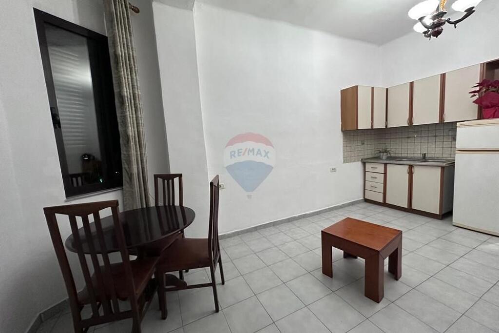Apartment 1+1 for rent in Bllok!