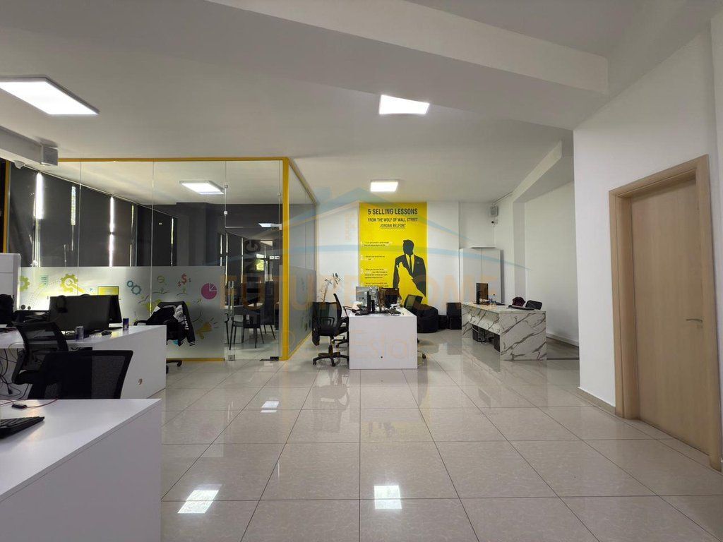 Qera, Ambient Biznesi, Unaza e Re