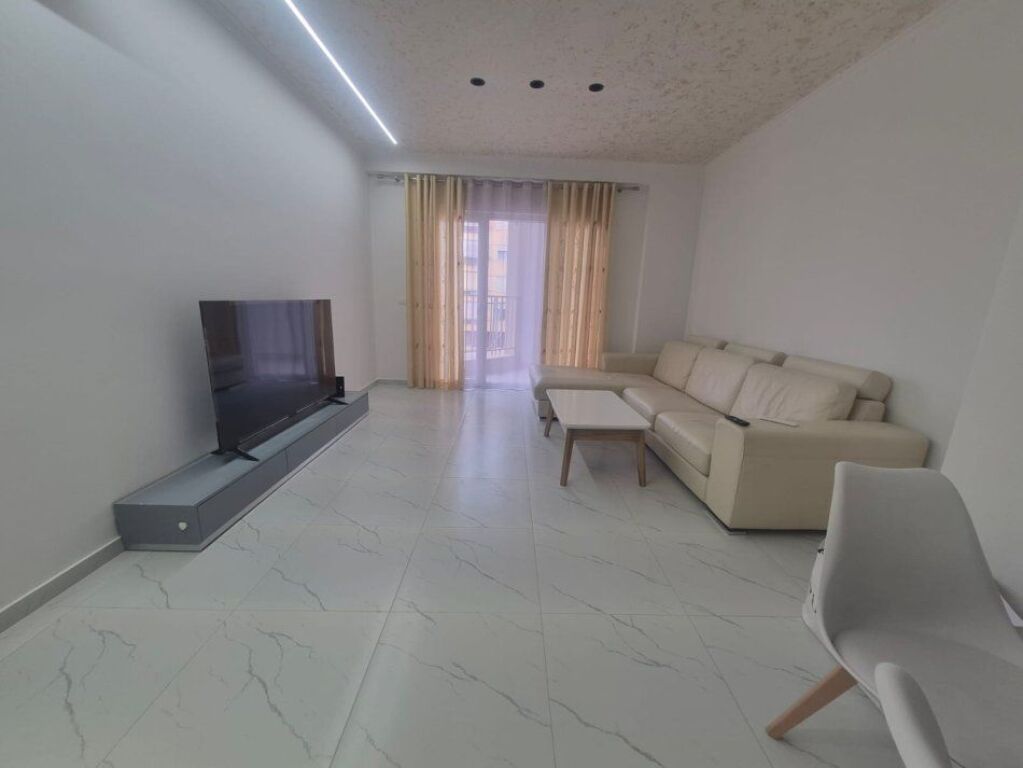 🏠 Jepet me qira apartament 1+1