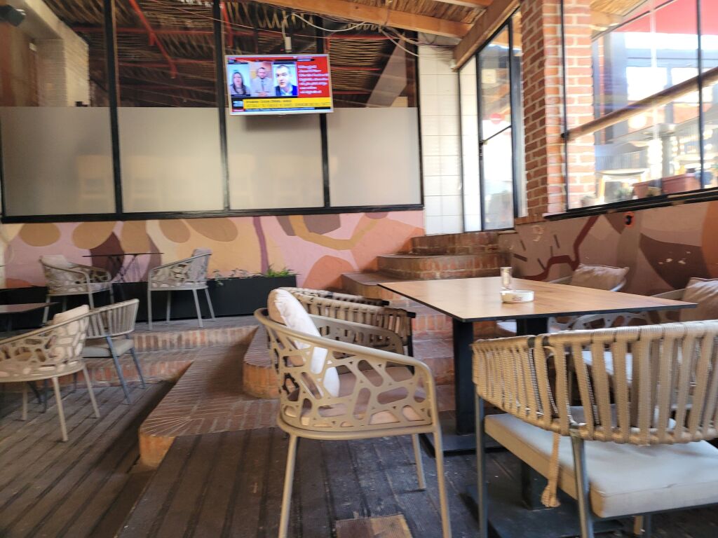 Bar ristorante in vendita vicino alla strada di Elbasan