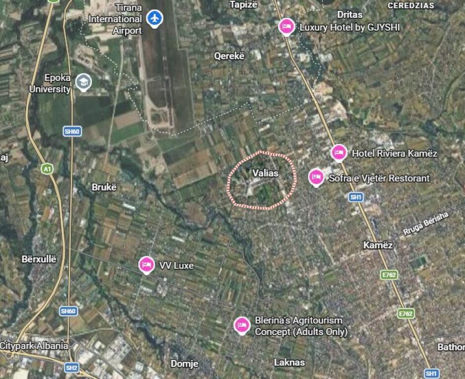 Shitet toke ne zonen e Valiasit, Tirane (ID 4191193)