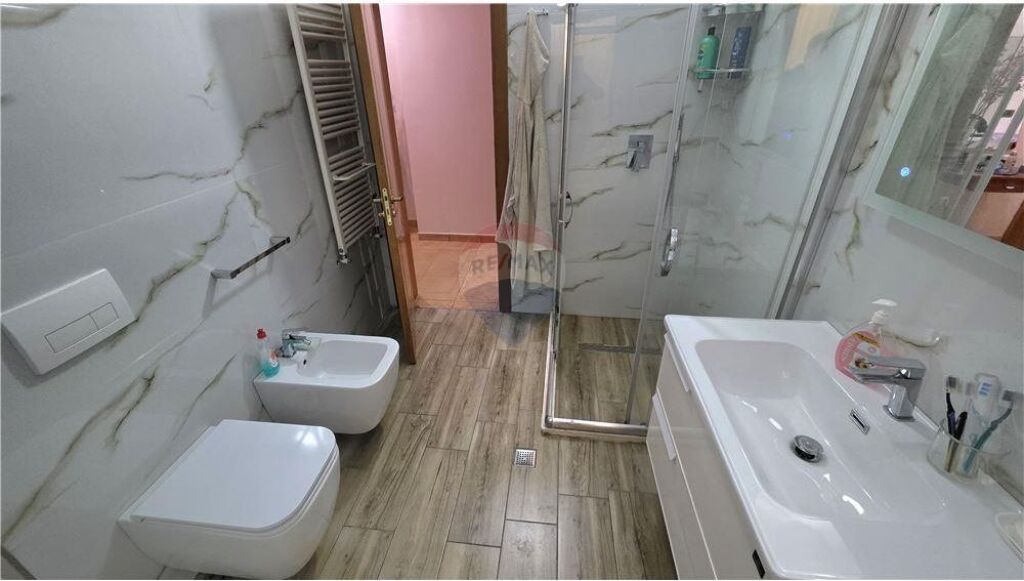 Apartament 2+1+2 ne shitje ne Bulevard