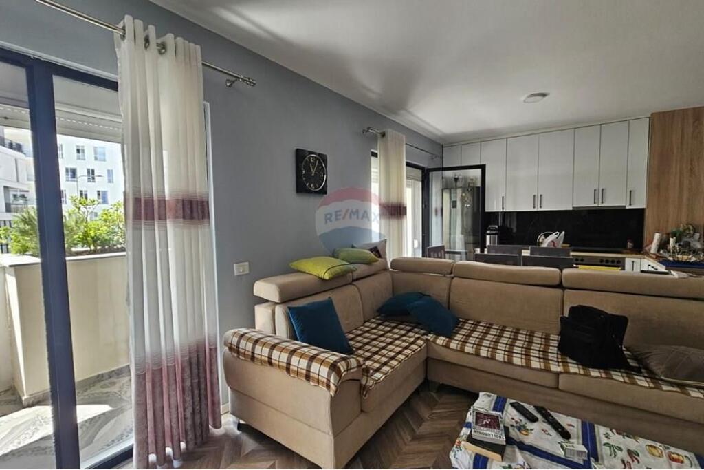 SHITET, APARTAMENT 2+1, RRUGA 5 MAJI, TIRANË