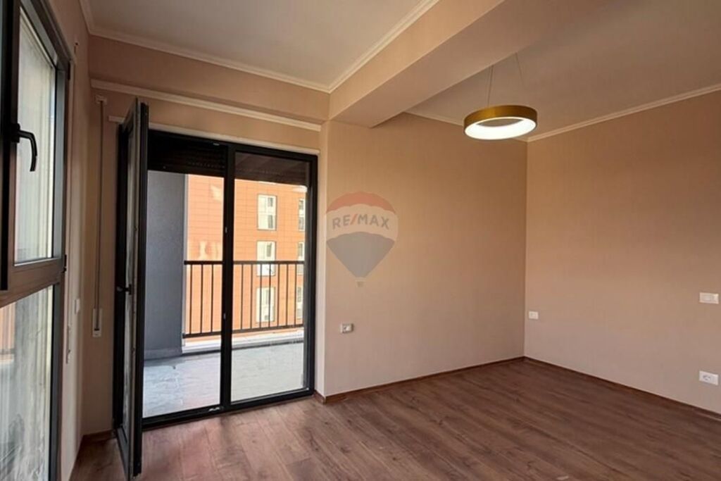 Bulevardi i Ri, jepet me qira 2+1+2