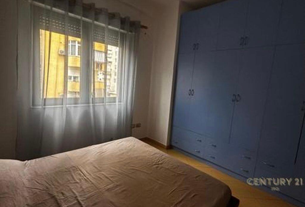 Apartment for rent 1+1 at Komuna e Parisit