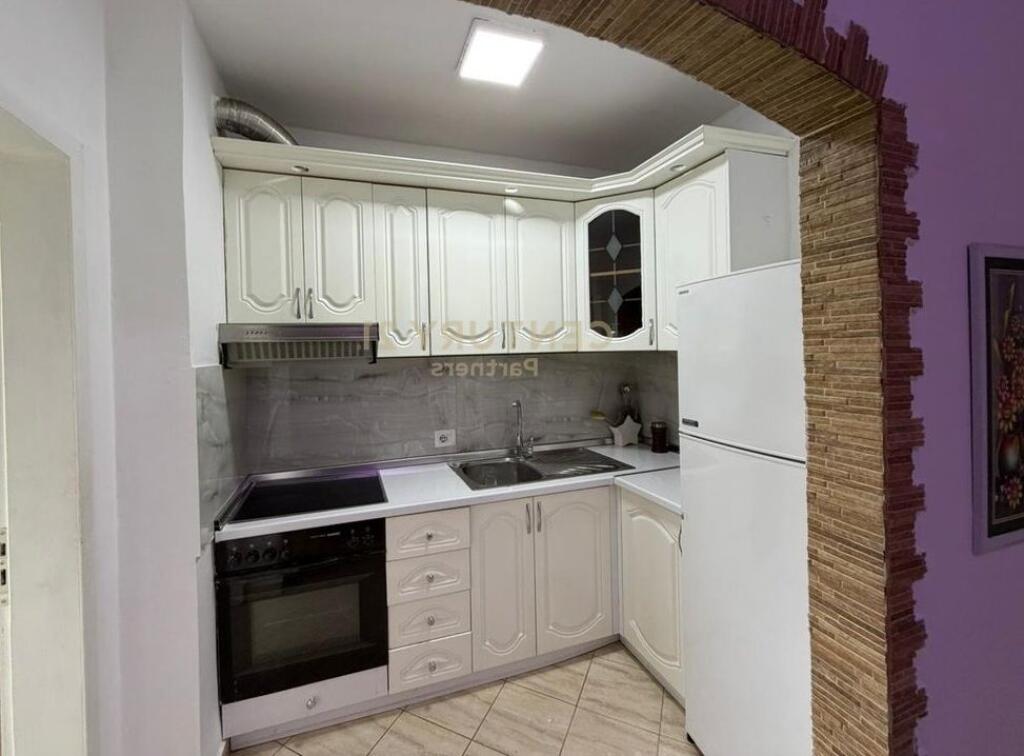 SHESIM APARTAMENT 1+1 TE TV KLANI