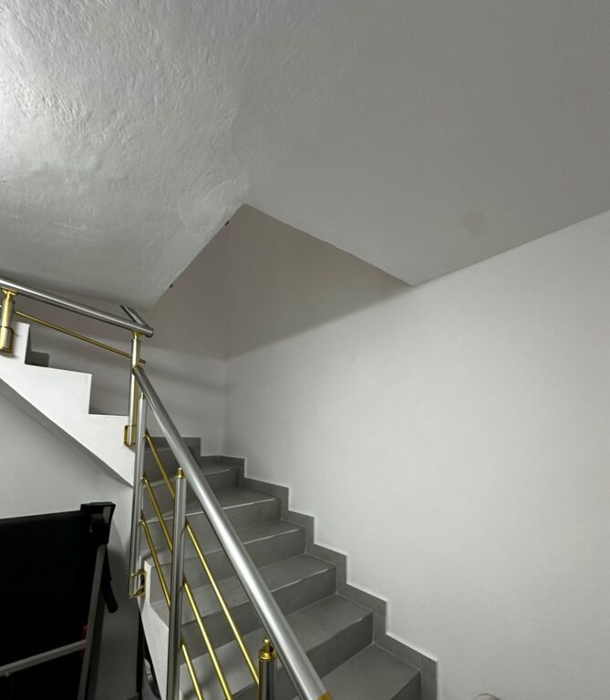 Affittasi Duplex Tipo Villa – Vicino alla Stazione Ferroviaria!!