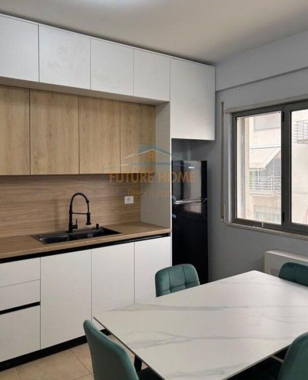 Qera, Apartament 1+1, Rruga 5 Maji, Tiranë
