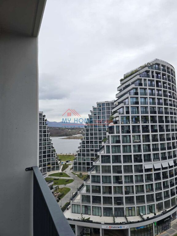 Apartament 3+1+2 Poste Parkimi ne Shitje te Lake View Residence Tirane