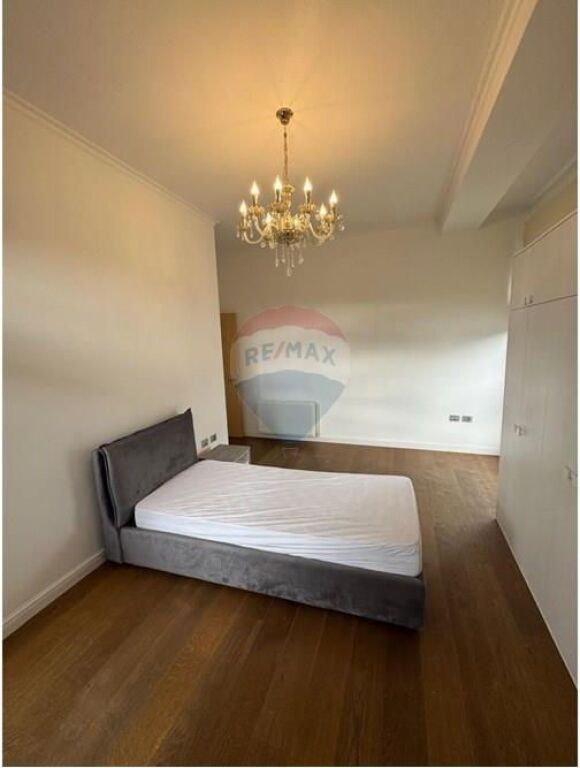 Apartament 4+1 per qira ne Bllok, tek Garda!