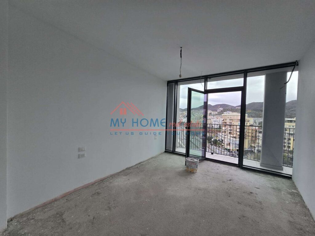 Apartament 3+1+2 Poste Parkimi ne Shitje te Lake View Residence Tirane