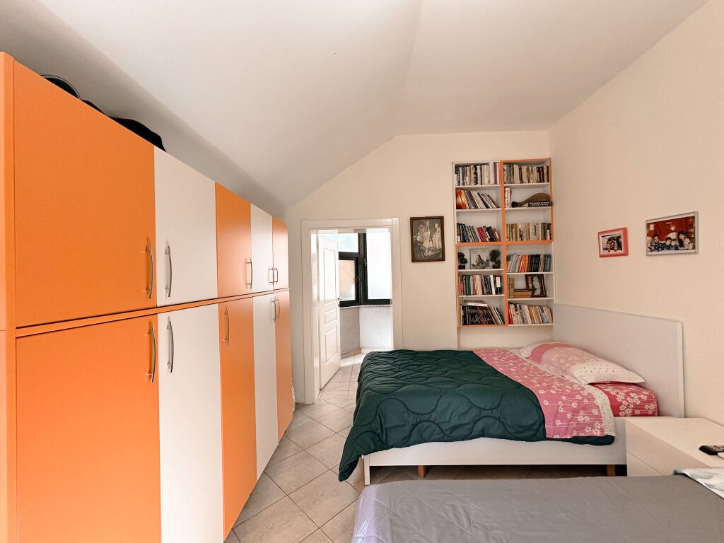 Shitet apartament 2+1 te Liqeni i Thatë, Tiranë