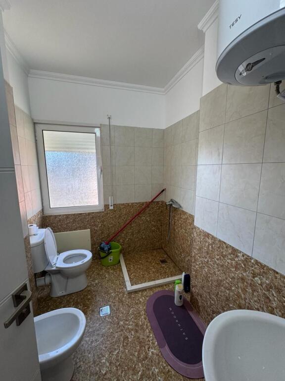 Jepet apartament me qera 2+1+2