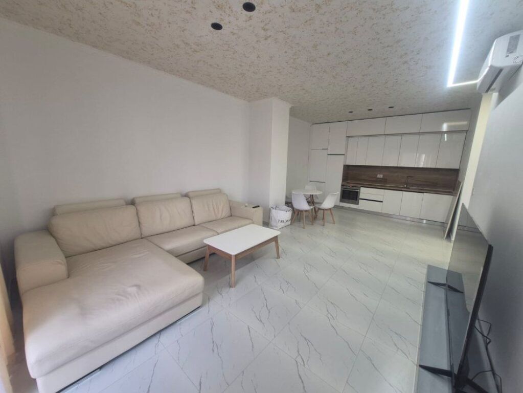 🏠 Jepet me qira apartament 1+1