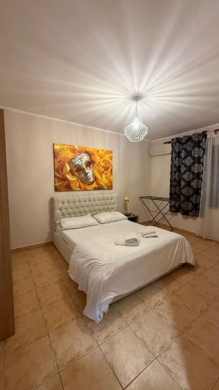 Apartament me qira – pranë Colosseum, Tiranë