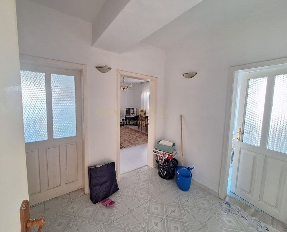 Ali Demi - Shitet 2+1 Prane fushes se Ali Demit 63m2