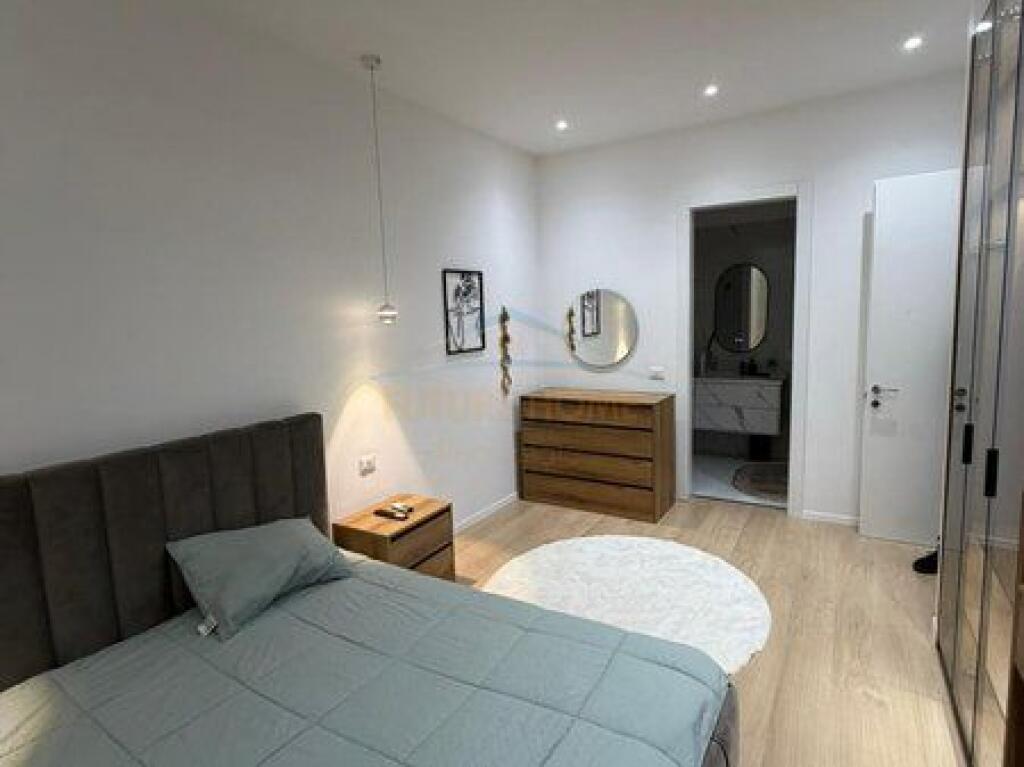 Shitet, Apartament 2+1+2+Post Parkimi, "Kompleksi Delijorgji ", Tiranë