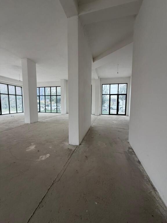 💥 ESCLUSIVO 💥 Locale Commerciale in Affitto a Green City, Nuovo Anello