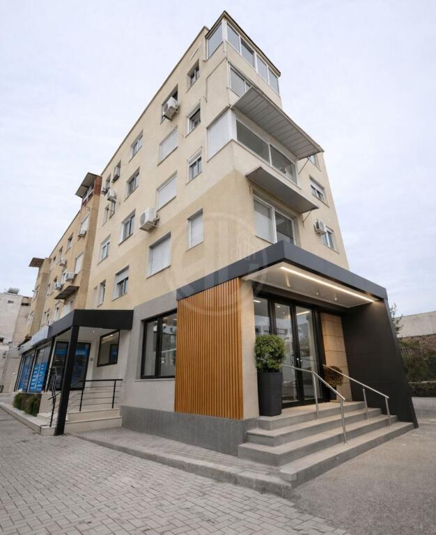 Shitet Apartament në Katin 0 me Mundësi Ideale për Ambient Biznesi