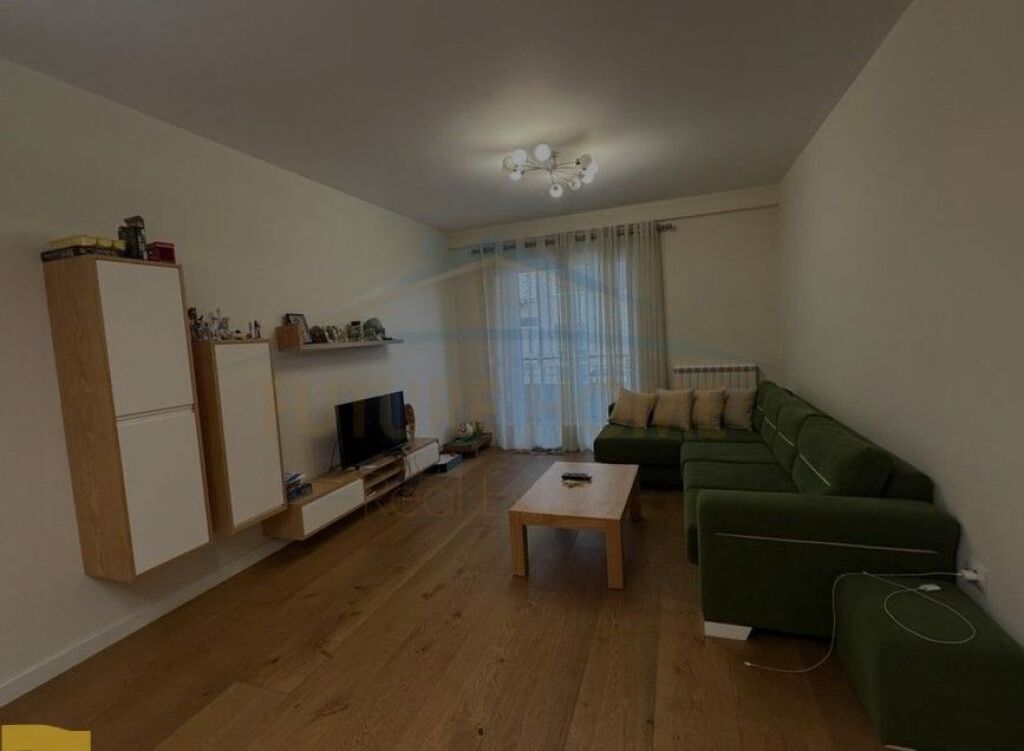 Shitet , Apartament 2+1 , Kinostudio
