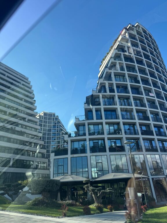 Apartament luksoz për shitje në Lake View Residence