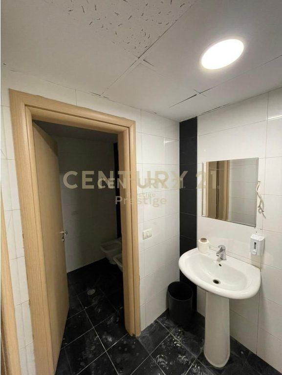 OFFICE SPACE FOR RENT AT THE UNIVERSITY BOOK