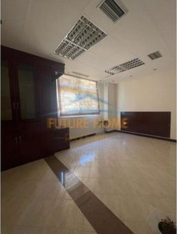 Shitet,Apartament 3+1+2,Mine Peza,Tiranë