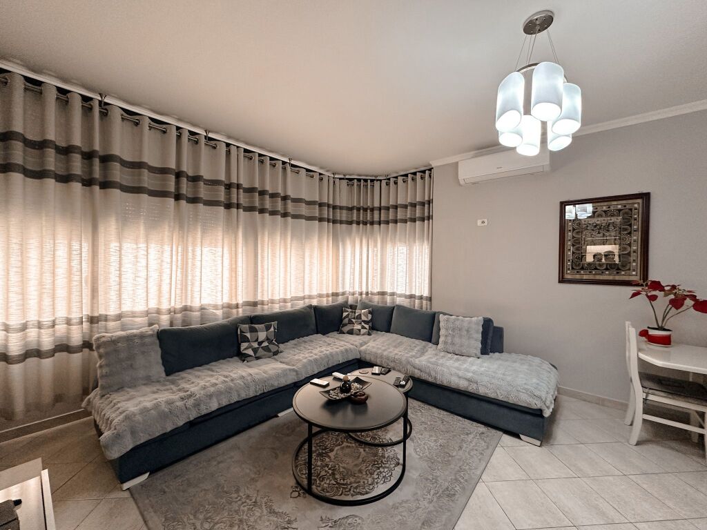 Shitet apartament 2+1 te Liqeni i Thatë, Tiranë