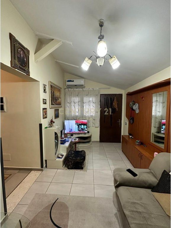 Apartament per shitje ne Xhamllik!