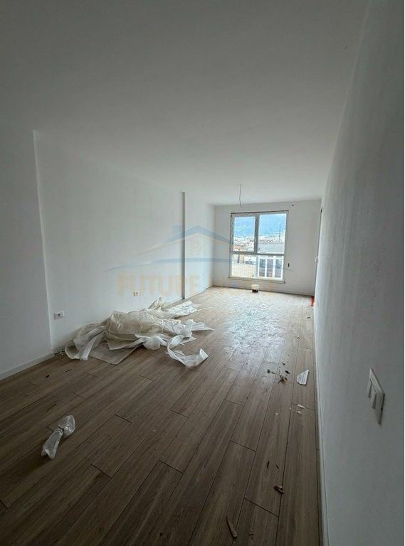 Shitet, Apartament 1+1, Stacioni i Trenit
