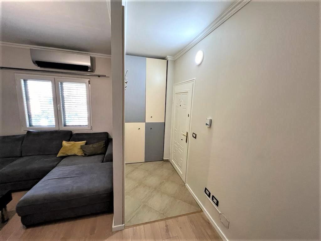 Appartamento 2+1 in vendita in Via Durazzo, vicino al Mosaico di Tirana. ID D8142A21