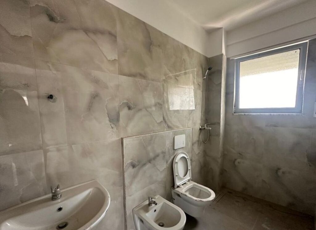 ✨ Appartamento 2+1+2 in vendita – Xhamllik, Tirana | Spazio Ampio