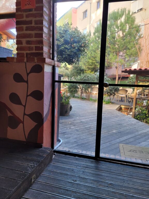 Bar ristorante in vendita vicino alla strada di Elbasan