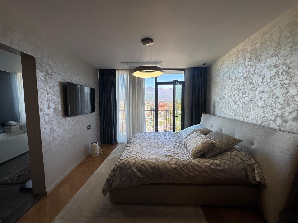 Apartament luksoz për shitje në Lake View Residence