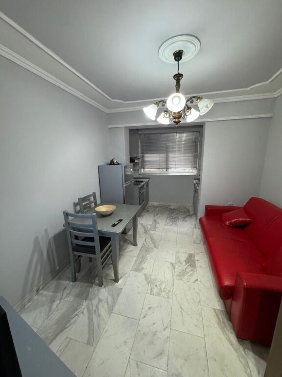 Apartament 1+1 per qira te Stadiumi Dinamo