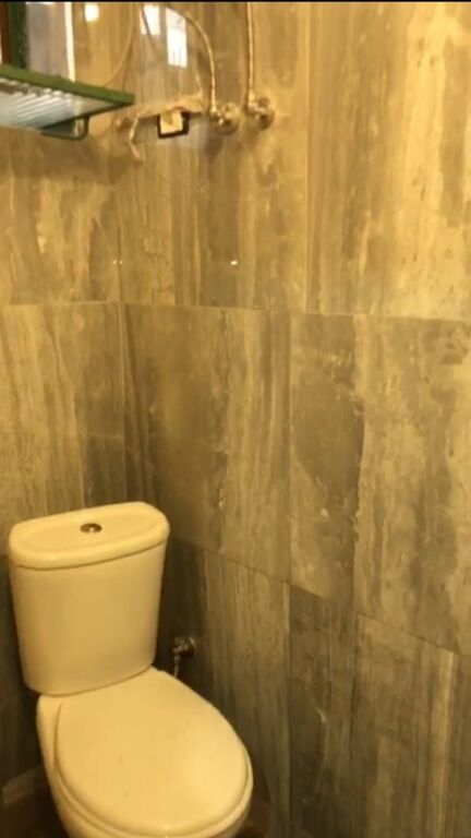 Furnished studio apartment for rent, first floor, private house in Astir, 20,000 Leke/month