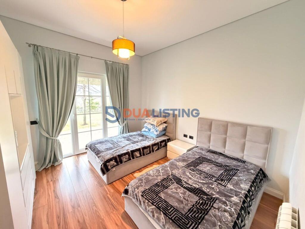 IN AFFITTO O IN VENDITA VILLA UNICA A PETRELE !