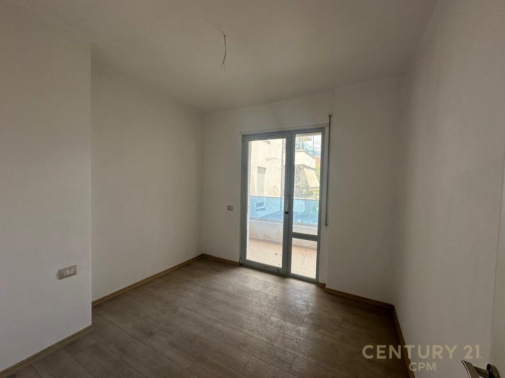 SHITET SUPER APARTAMENT 2+1+2 TEK XHAMLLIKU